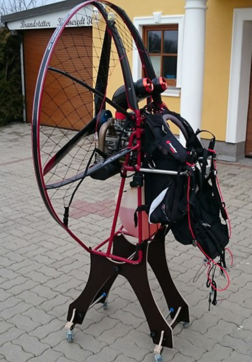 Soporte banqueta para el paramotor.