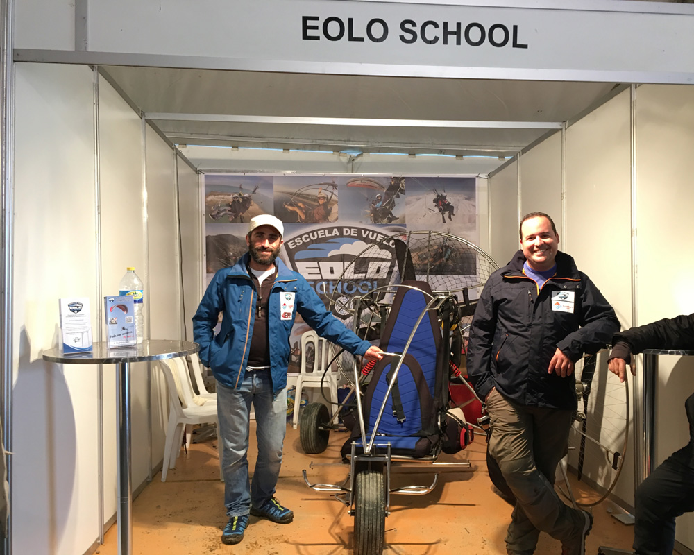 Vicente Palmero, escuela de vuelo Eolo School.