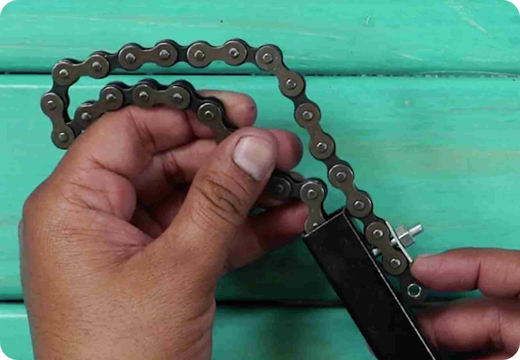 Llave universal para el bolsillo de nuestro paramotor o paratrike.
