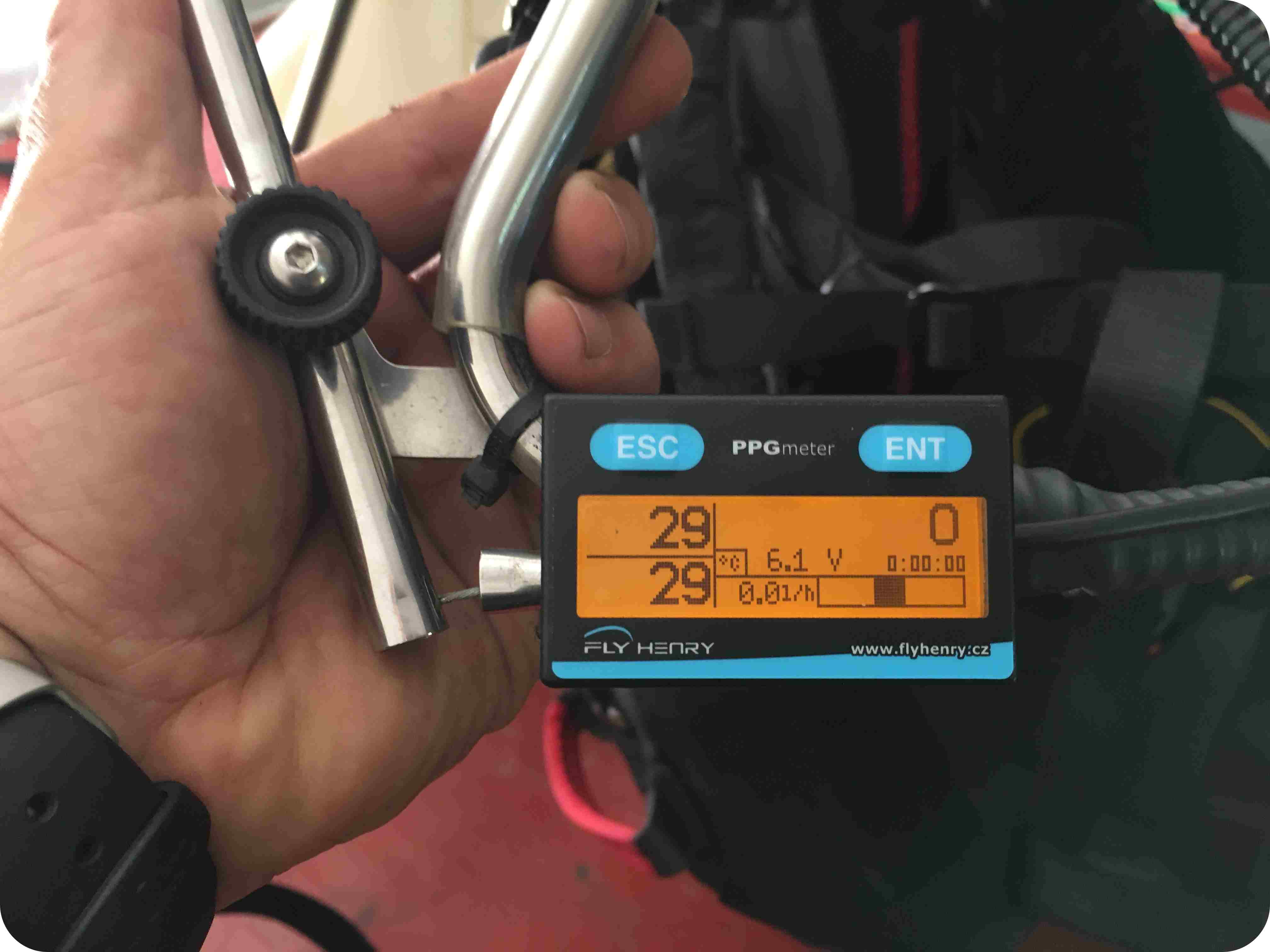 Instalación del PPG Meter en mando del gas.