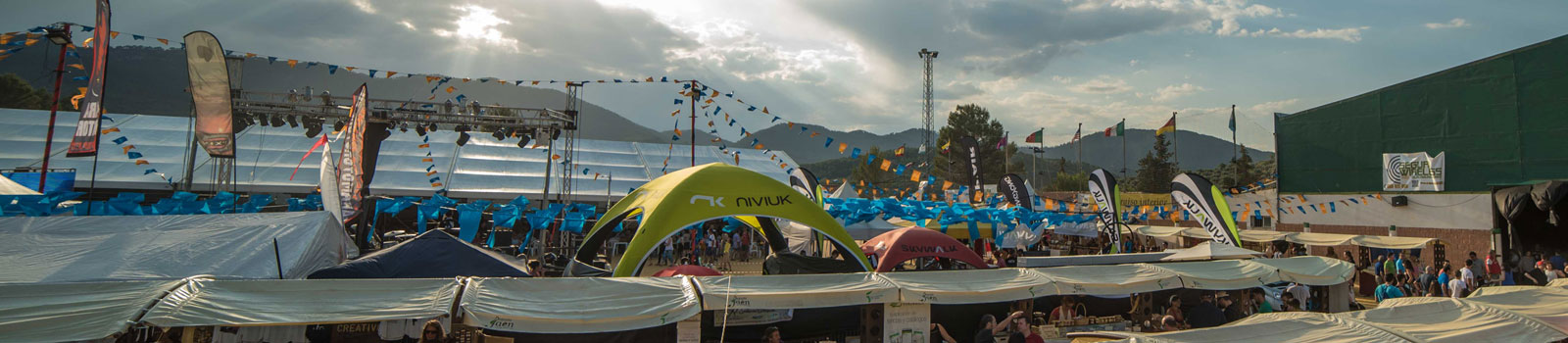 XX Festival Internacional del Aire “El Yelmo”