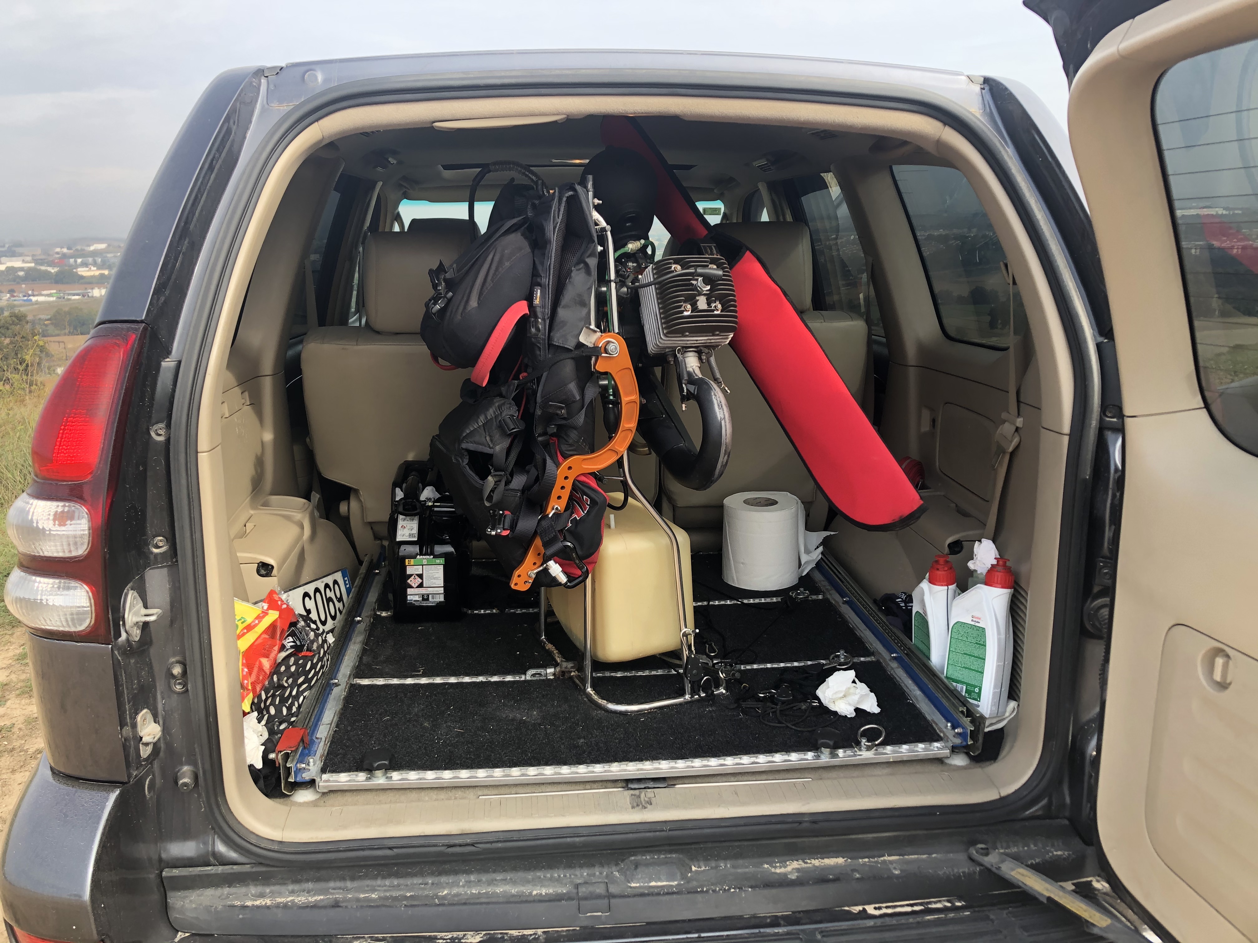 transporte paramotor interior coche 6