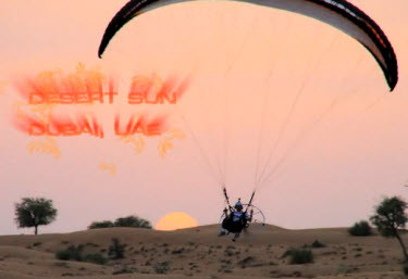 paramotor dubai desierto