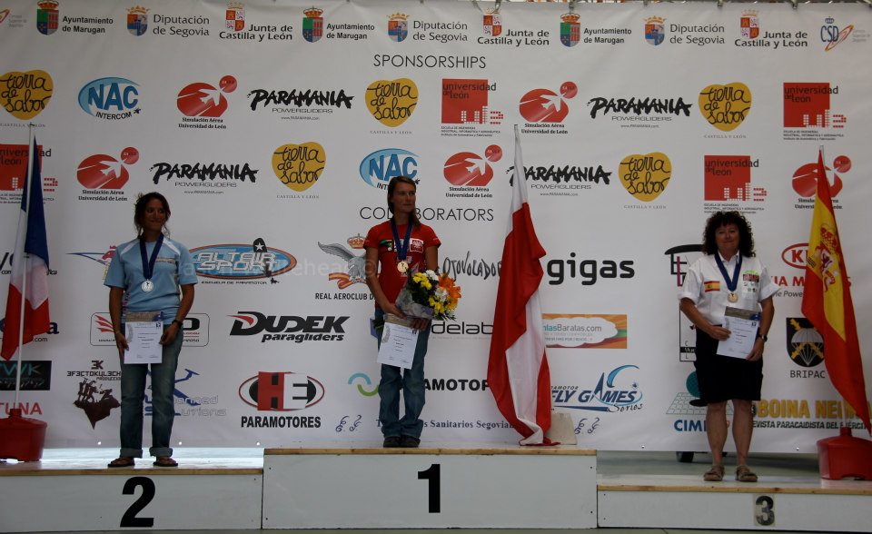 pf1f-mundial-paramotor-2012 Bronce para Karen Skinner PF1f - Foto: Jason Whitehead