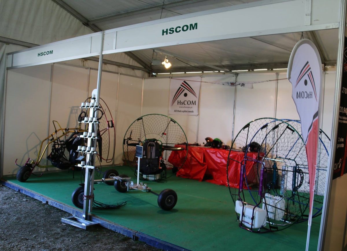 HsCom